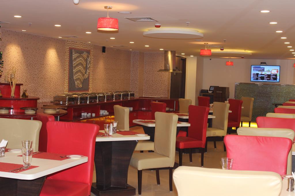 Xenious World Square Hotel Ghaziabad Exterior foto